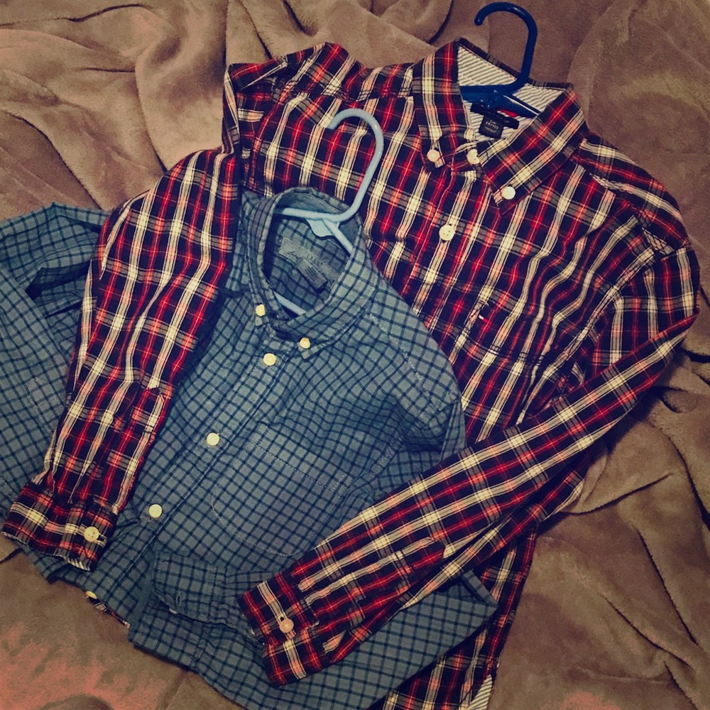 SOLD!!! 🔥🔥🔥2 Boys Button Ups🔥🔥🔥
